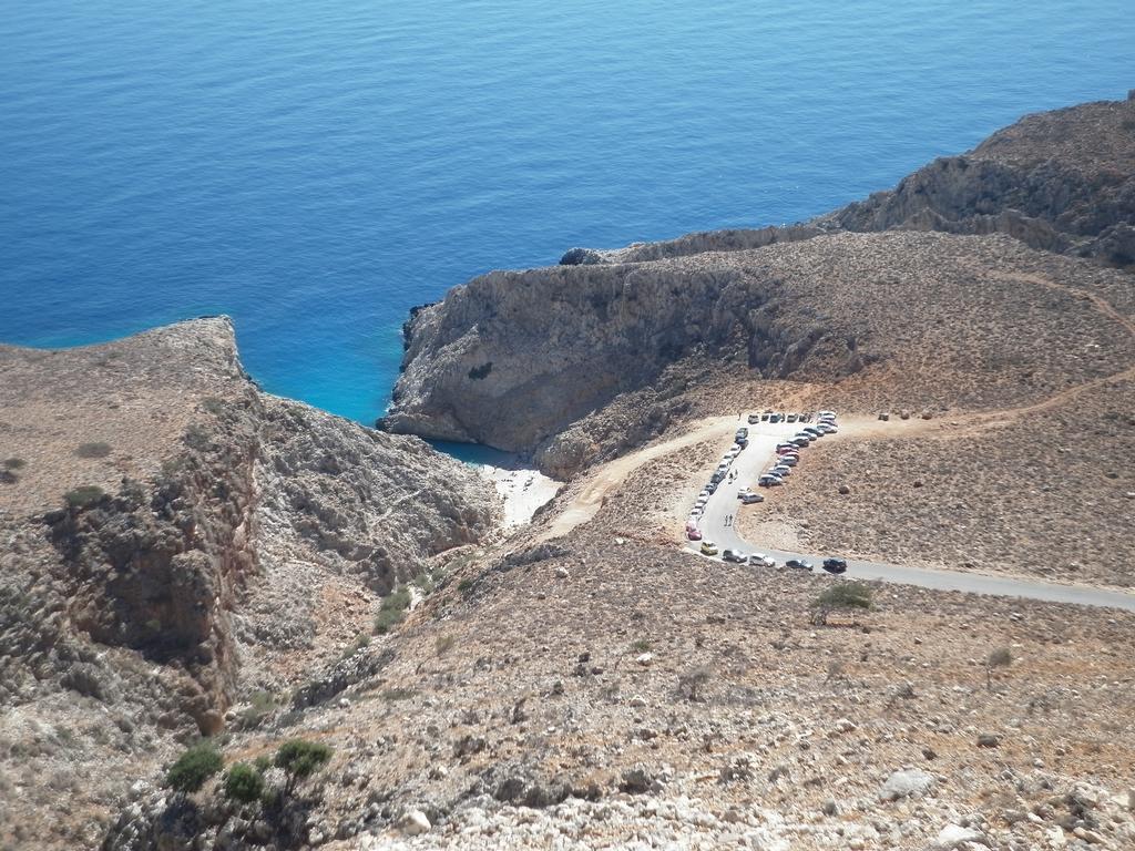 Kamera House Khordhakion Exterior photo